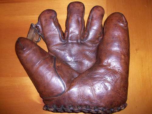 Buzz Arlett Wilson S132 Front