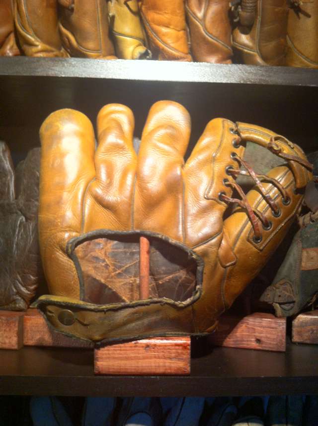 Carl Hubbell Wilson 600 Back