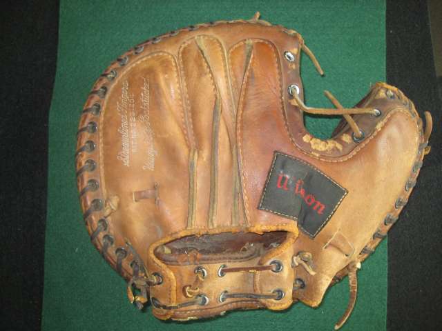 Gus Mancuso Wilson A2420 Back