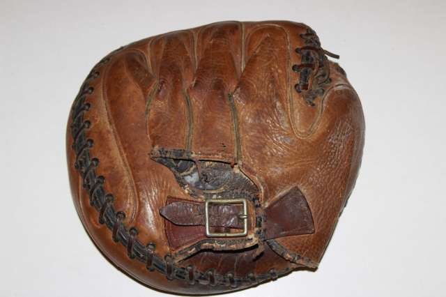 Rajah Hornsby Wilson 950 Catchers Mitt Back