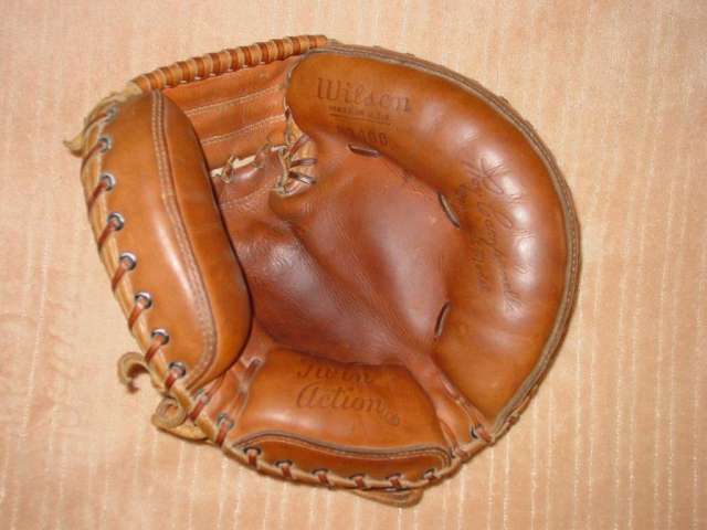 Roy Campanella Wilson A2000 Catchers Mitt Front