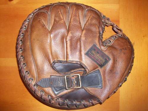 Thomas E. Wilson 504 Catchers Mitt Back