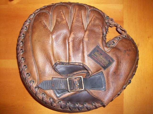 Thomas E. Wilson 504 Catchers Mitt Back