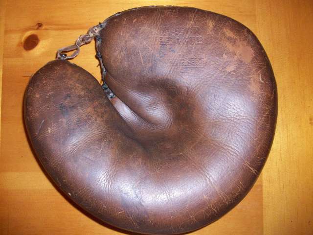 Thomas E. Wilson 504 Catchers Mitt Front