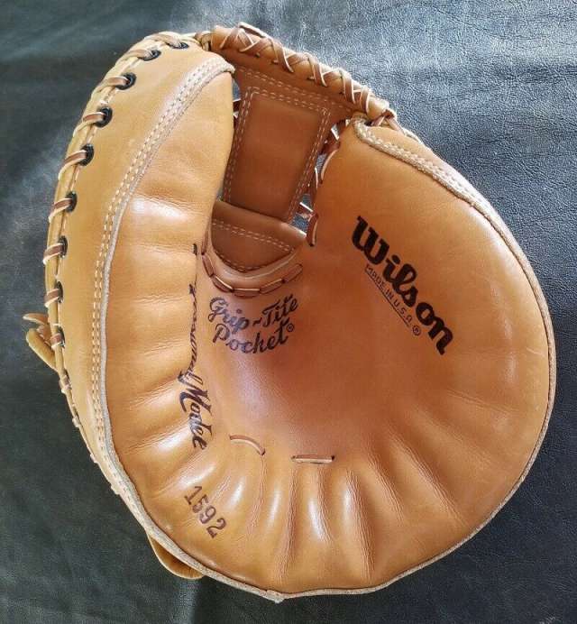 Wilson 1592 Catchers Mitt Front