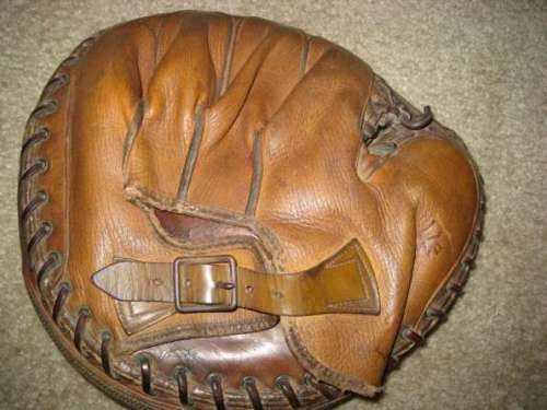 Wilson 50 Zipper Heel Catchers Mitt Back