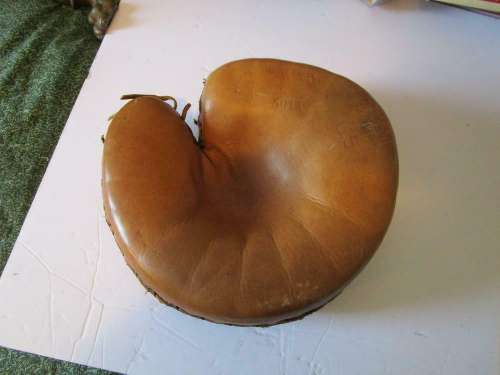 Wilson 501X Catchers Mitt Front