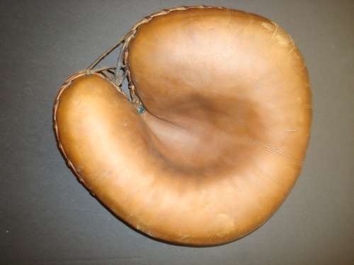 Wilson 506 Professional Catchers Mitt Front