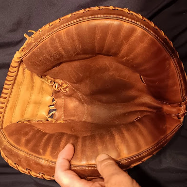 Wilson Knuckleball Catchers Mitt Front