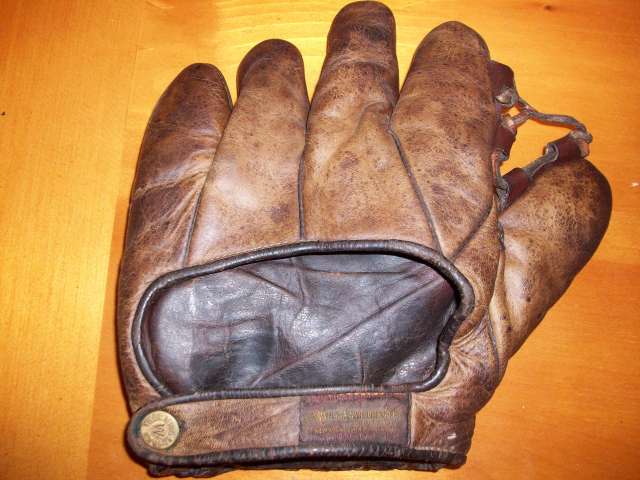 Chas. Hollacher Thomas E. Wilson Back