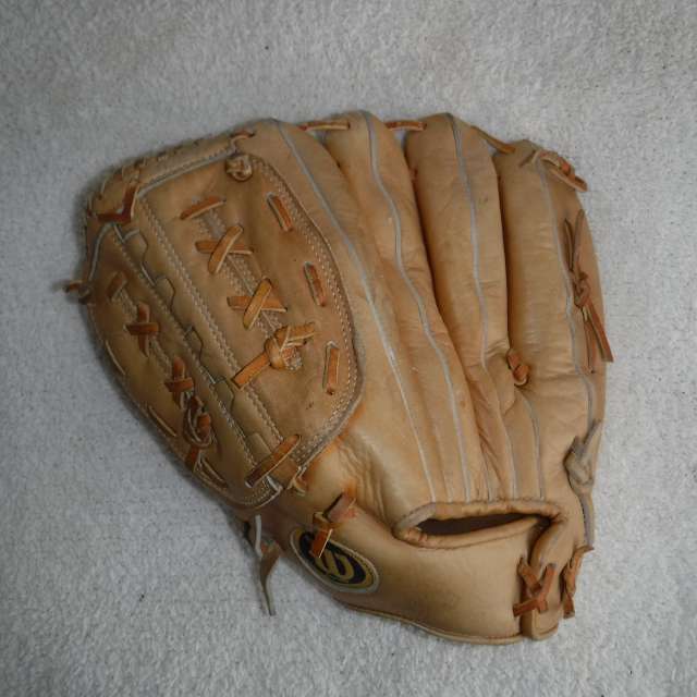 Chris Speier Wilson A2127 Back