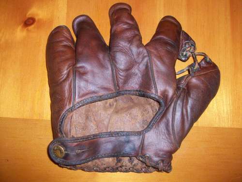 Dave Robertson Thomas E. Wilson 651 Back