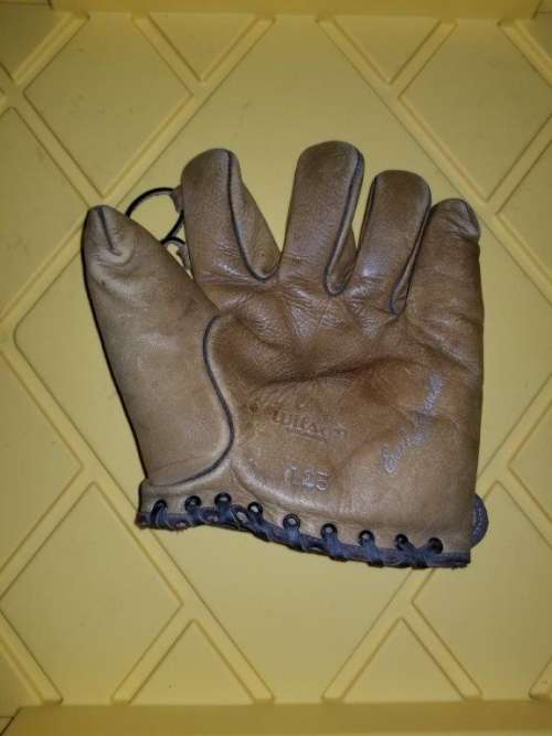 Earl Averill Wilson 125 Front