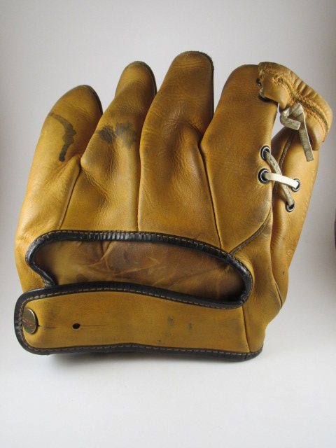 Enos Slaughter Wilson 651 Back