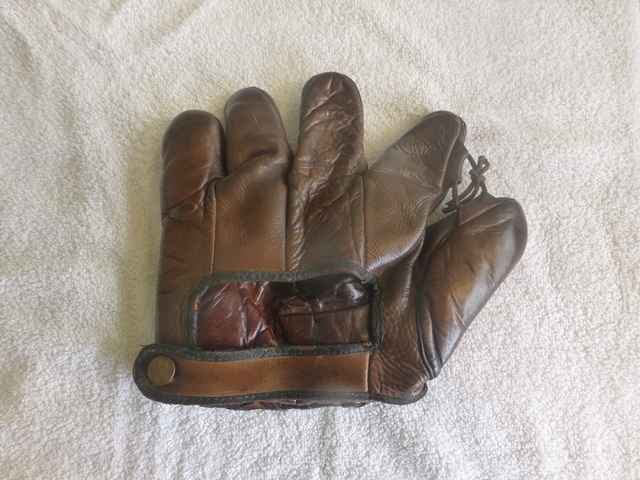 Heinie Schuble Jr. Wilson K337 Back