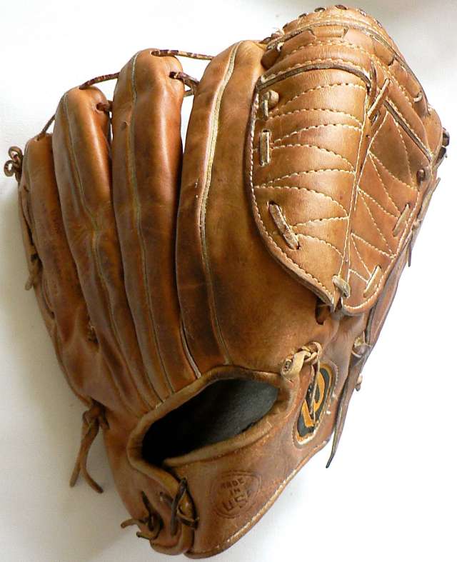 Jim Catfish Hunter Wilson A2005 Back