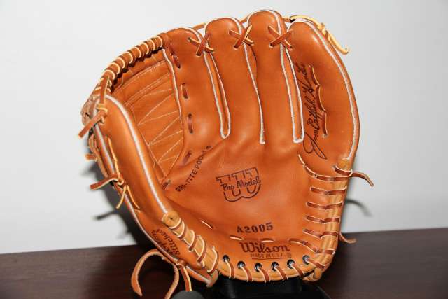 Jim Catfish Hunter Wilson A2005 Front