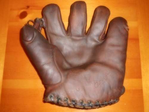 Pat Malone Wilson Western 651 Front