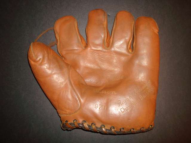 Rajah Hornsby Wilson 970 Champion Batsman Front