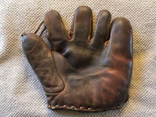 Rogers Hornsby Wilson 648M Front