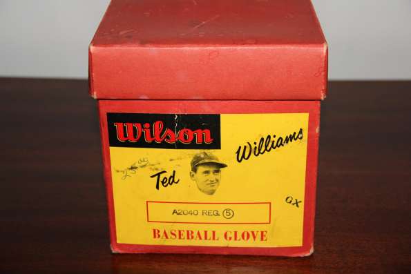 Ted Williams A2040 Box