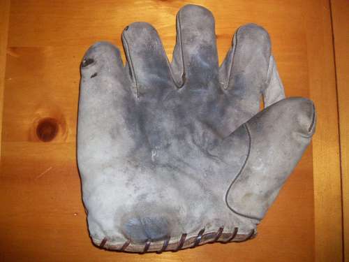 Thomas E. Wilson 600 1 Inch Web Lefty Front