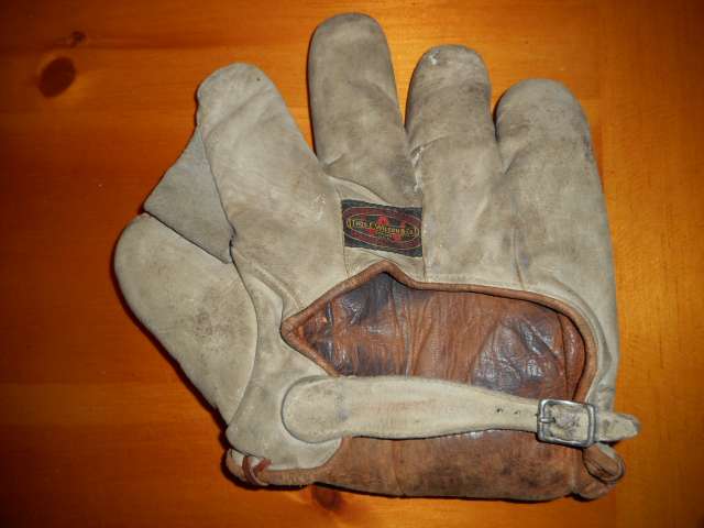 Thomas E. Wilson 603 Buckle Back Full Web Back