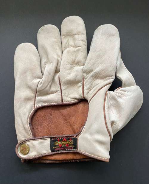 Thomas E. Wilson 610 Back