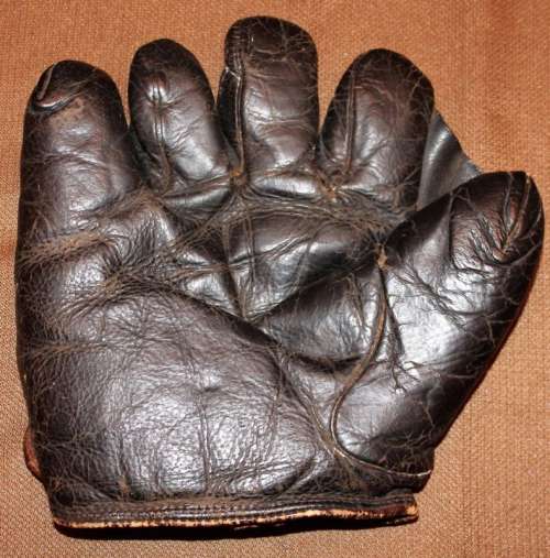 Thomas E. Wilson Full Web Black Lefty Front