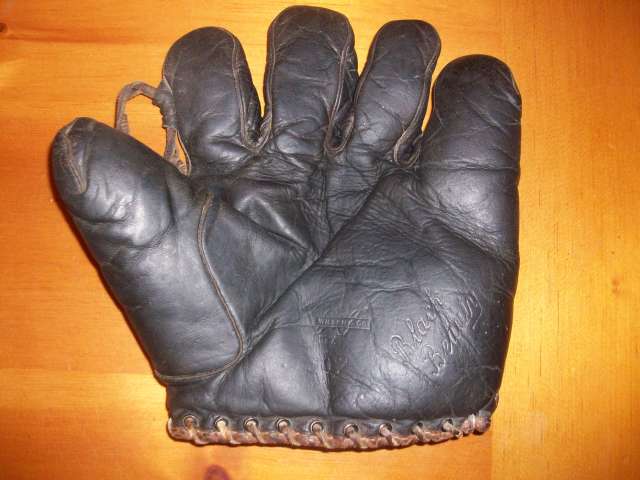 Thos. E. Wilson 607 Black Beauty Front