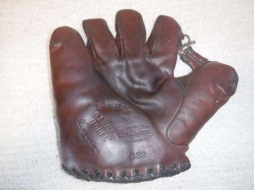 Virgil Barnes Wilson-Western 638 Front