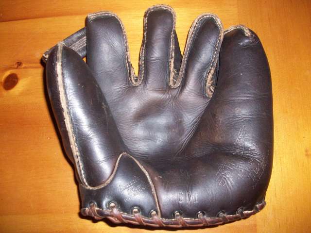 Wilson 601 Outward Seams Front