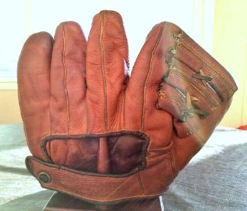 Wilson 609 Pitchers Model Back