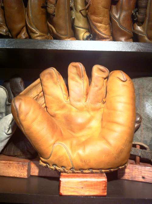 Wilson 609 Pitchers Model Front