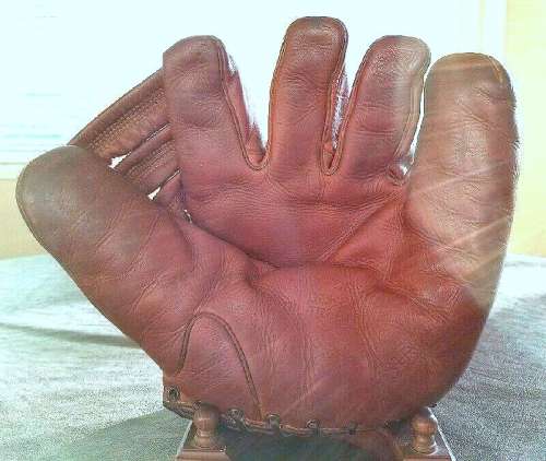 Wilson 609 Pitchers Model Front