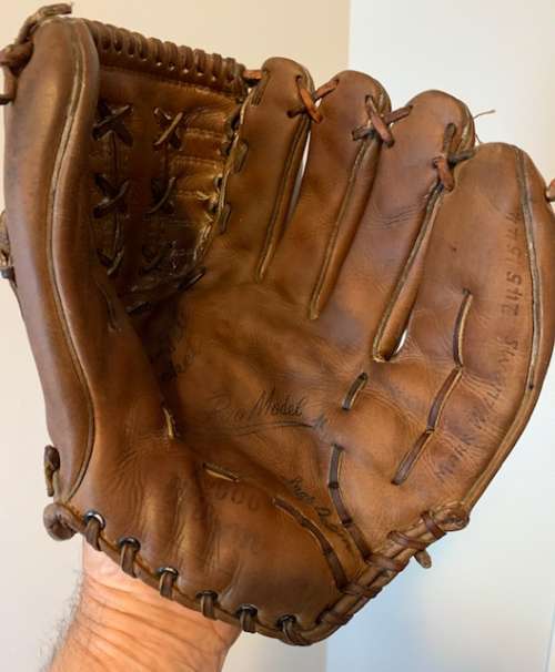 Wilson A2000 8 Front