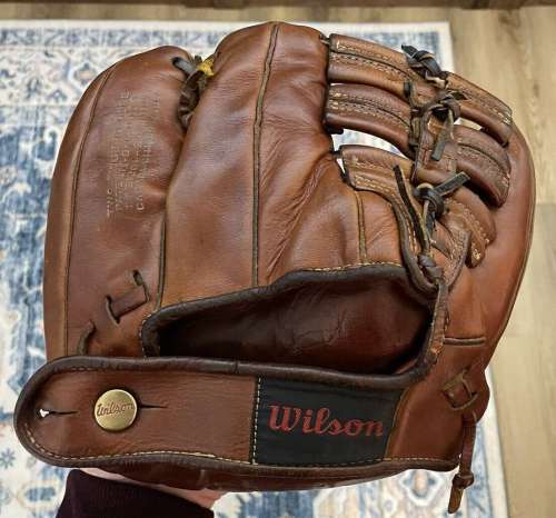 Wilson A2020 Two Finger Back