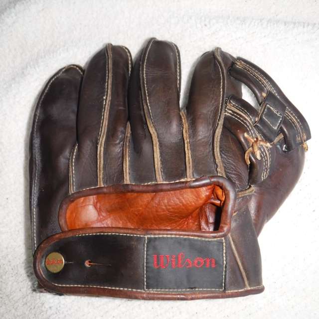 Wilson A2080 Back