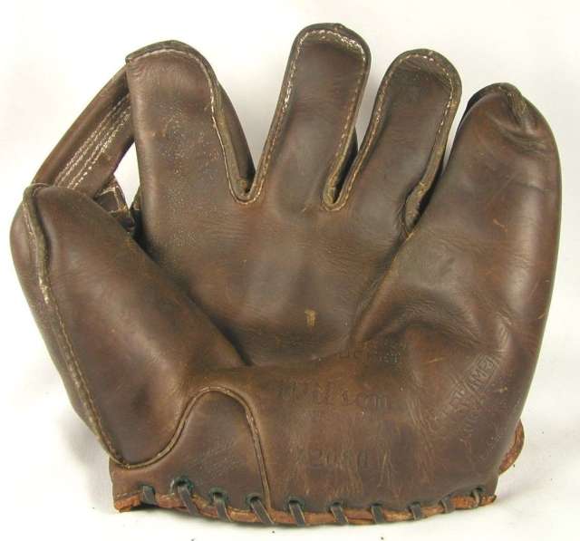 Wilson A2080 Outward Seams Front