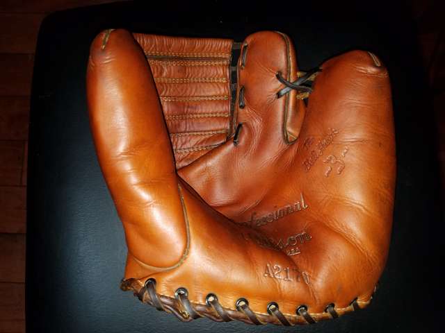 Wilson Ball Hawk A2170 Front