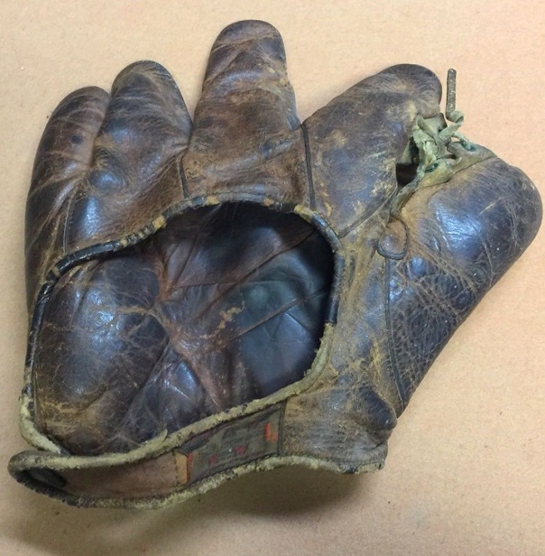 Wilson Grommet Web Back