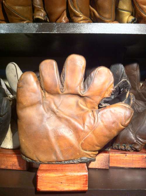 Wilson Western 658 Lefty Front