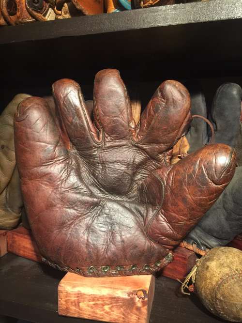 Wilson-Western Tunnel Loop Lefty Front