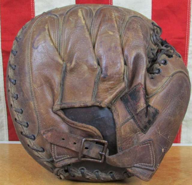 Winchester Catchers Mitt Back