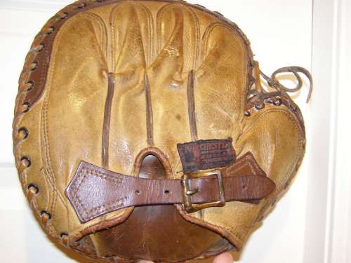 Winchester Catchers Mitt Back