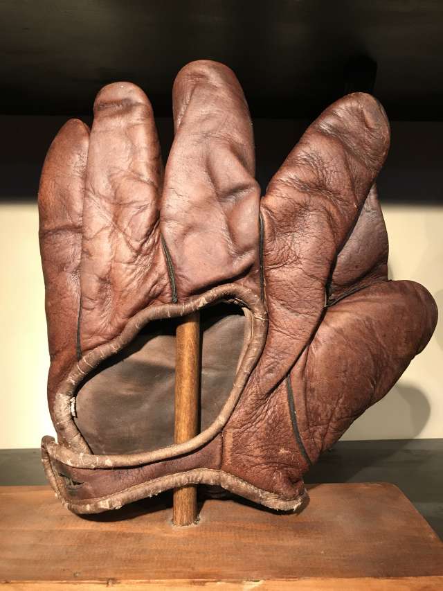 Winchester Full Web Red Brown Back