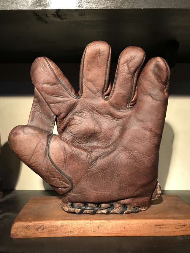 Winchester Full Web Red Brown Front