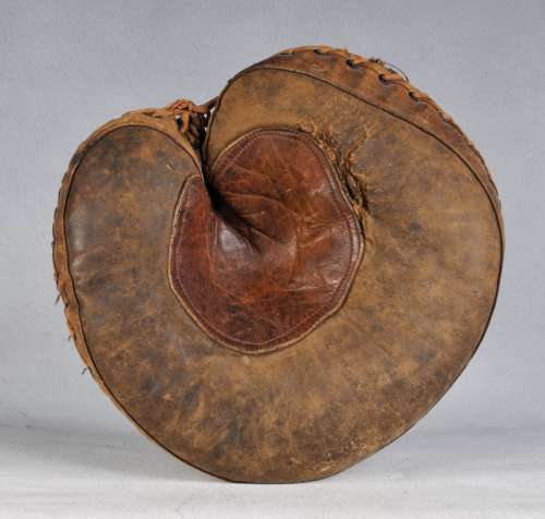 Winchester Sewn Pocket Catchers Mitt Front