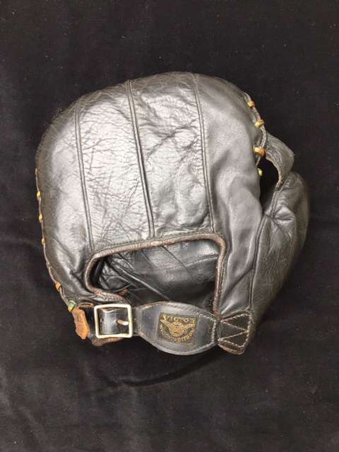 Victor, Wright & Ditson Varsity Basemitt Back