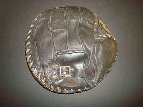 Victor, Wright & Ditson Catchers Mitt Black Back